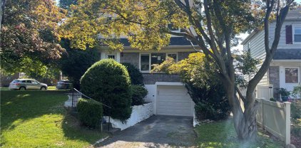 79 Harding Drive, New Rochelle