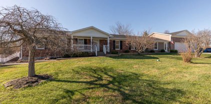 2000 Croft Circle Dr, Crestwood
