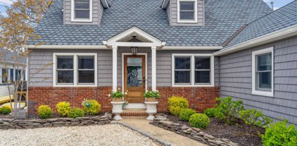 784 South Drive, Brick