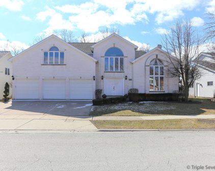 221 E Kerry Brook Lane, Arlington Heights