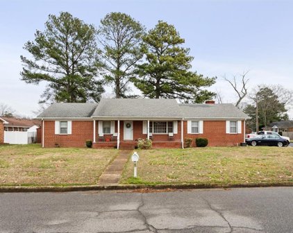 2501 Dunbarton Drive, Central Chesapeake