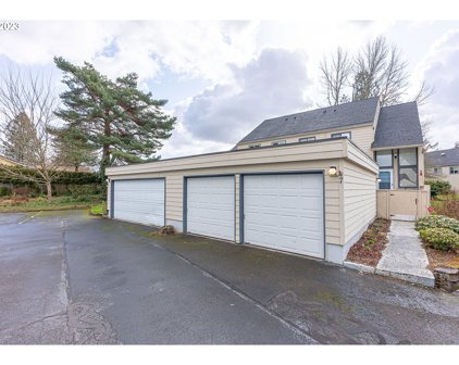 220 NE VILLAGE SQUIRE AVE Unit #7, Gresham