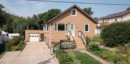 407 9th Avenue NE, Mandan