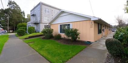 945 CENTRAL AVE, Coos Bay