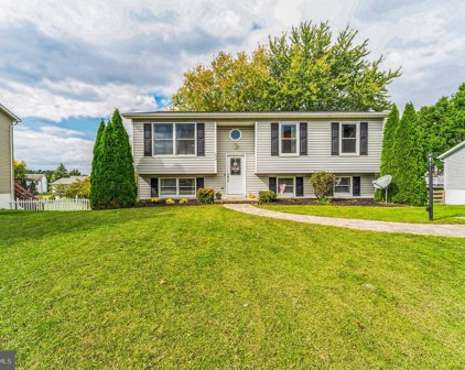 694 Johahn Dr, Westminster