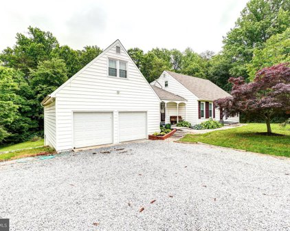 8903 Hooes Rd, Lorton