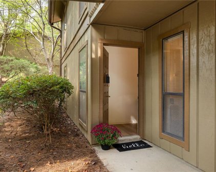 801 Dunbar Drive, Dunwoody