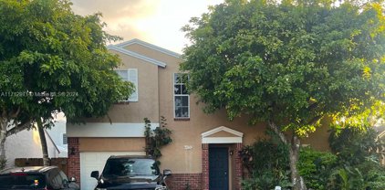 8608 Nw 193rd Ter, Hialeah