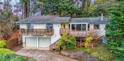 995 SUNSET DR, Springfield
