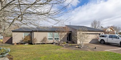 1135 Lakewood Dr