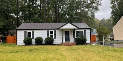 5909 Meadwood Circle, North Chesterfield