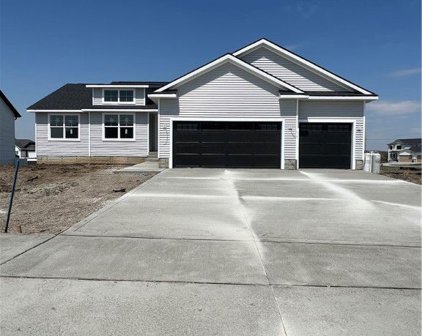 416 Wicker Drive, Huxley
