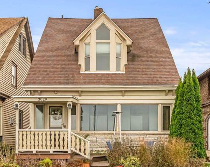 3029 South Shore Drive, Milwaukee