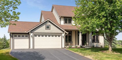 637 Woodland Way, Eagan