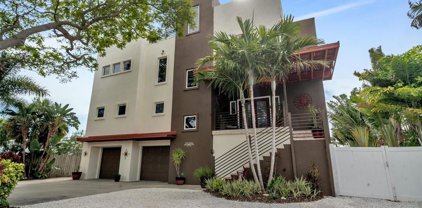 10206 4th Street E, Treasure Island