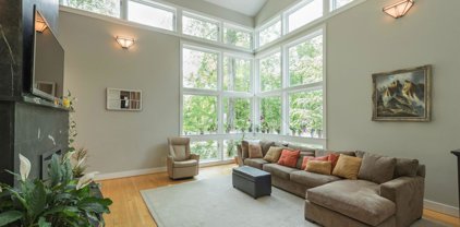 2690 Magnolia Dr, Charlottesville
