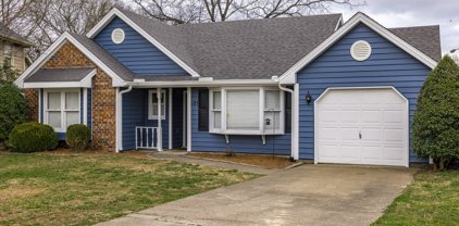 105 Agee Ct, Hendersonville