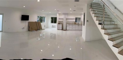 1453 Nw 70th St, Miami