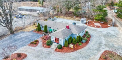 65 Nooseneck Hill  Road, West Greenwich