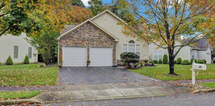 30 Cedar Village Boulevard, Brick