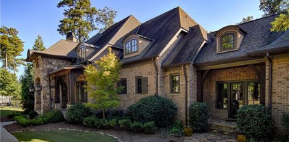 912 Chattooga Trace, Suwanee