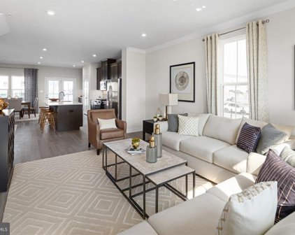 218 Summit Point Boulevard Unit #205D, Bowie