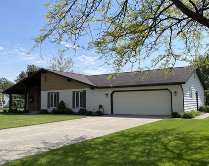 705 Forest Park Dr, Berne