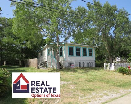 902 Hawthorne Road, Kemah