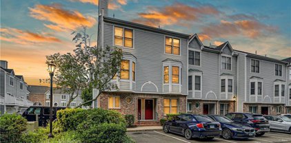 2612 North Avenue Unit B4, Bridgeport