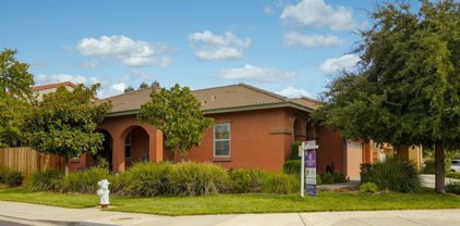554 Canterbury Circle, Vacaville