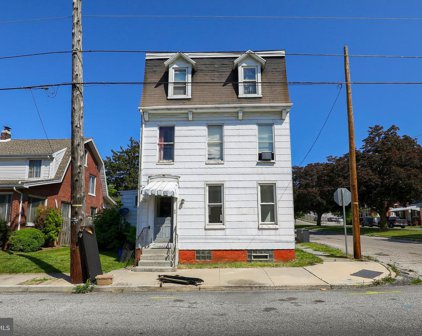 1065 E King St, York