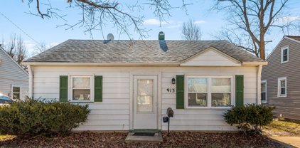 913 Walter Avenue, Aurora
