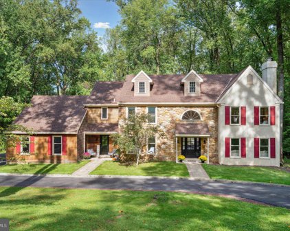 995 Beverly Ln, Newtown Square