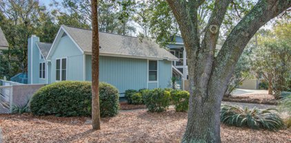 4 Lake Village Lane, Isle Of Palms