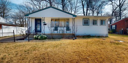 9407 Wellington St, Lanham