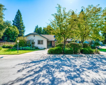 4251 Saratoga Drive, Redding