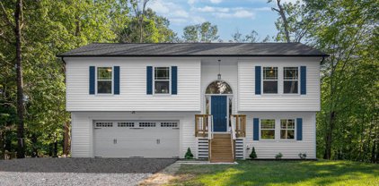 135 New Providence Dr, Ruther Glen