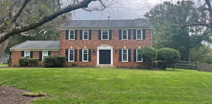 4500 Custis Dr, Rockville