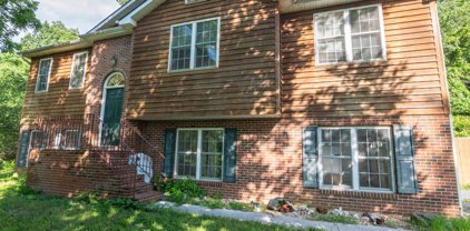 920 Doom Peak Rd, Linden