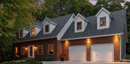 1512 Knob Hill Lane, Chanhassen