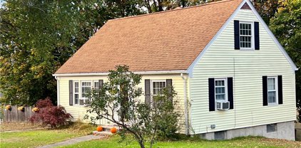 451 River Road, Lincoln