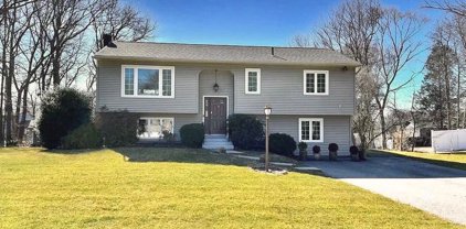 54 Vincent Way, Cranston