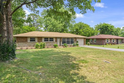 612 Barbara Dr, Madison