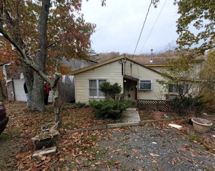74 Luger Ln, Hedgesville