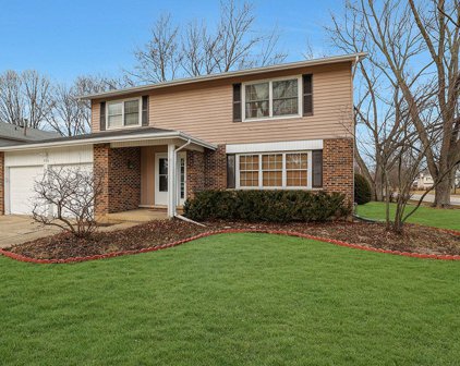 720 Concord Court, Algonquin