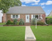 144 N Fulton Avenue, Lindenhurst image