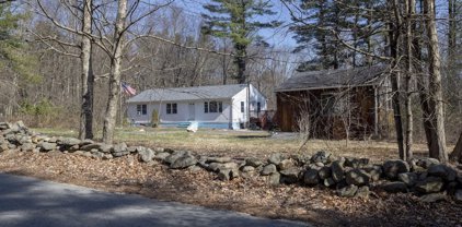 34 East Killingly Rd, Foster