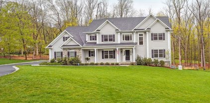 15 Gregory Lane, Warren Twp.