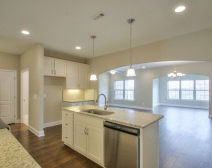 104 Owl Hollow Rd, Hendersonville