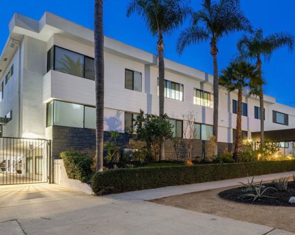 2033 N Beachwood Dr, Los Angeles